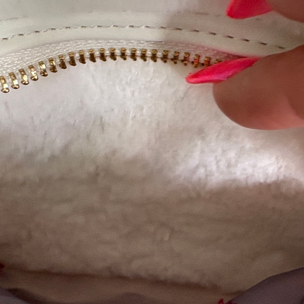 Betsey Johnson White Furry dog Backpack - Picture 12 of 13